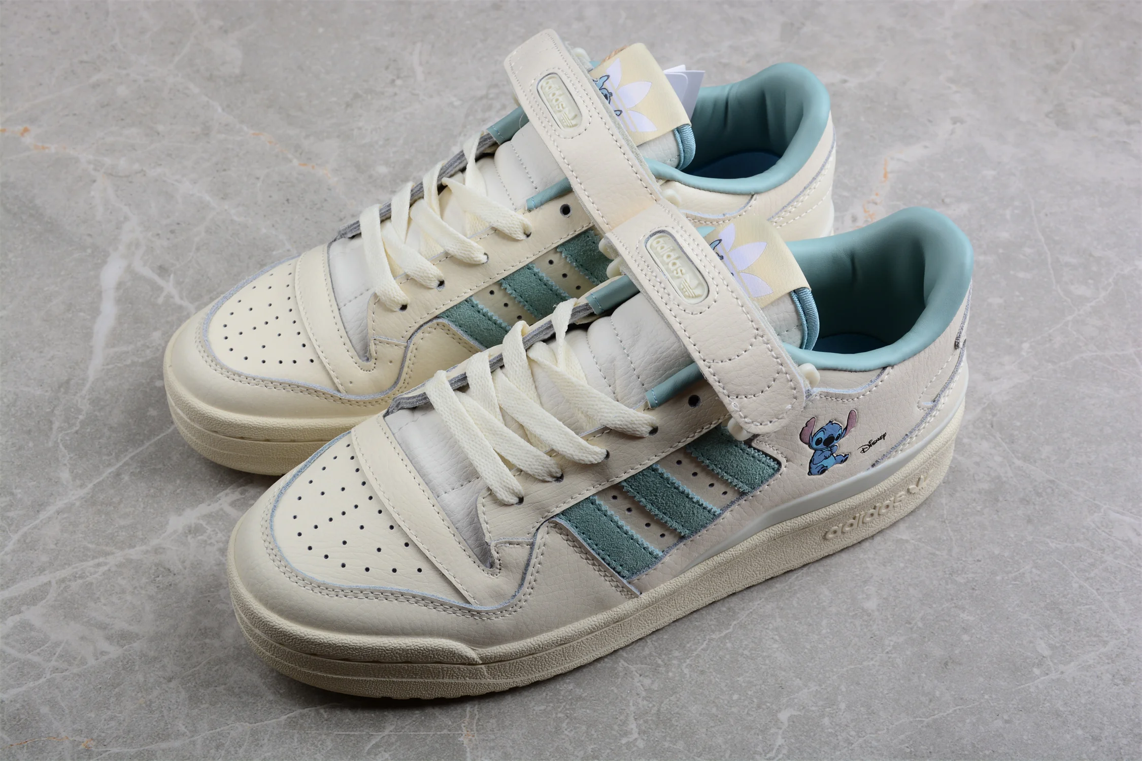 точная копия 1:1 КроссовКи Adidas Disney X AdidAs Forum Low &quotStitch" Спортивная Обувь Активного