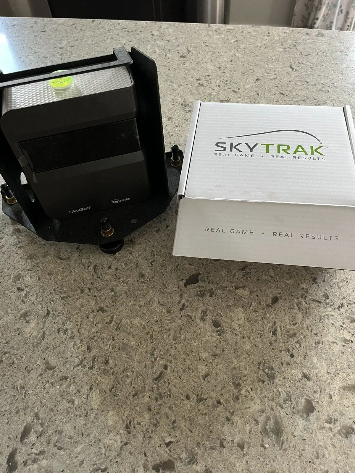 

HOT SALES Skytrak Launch Monitors and Golf simulator