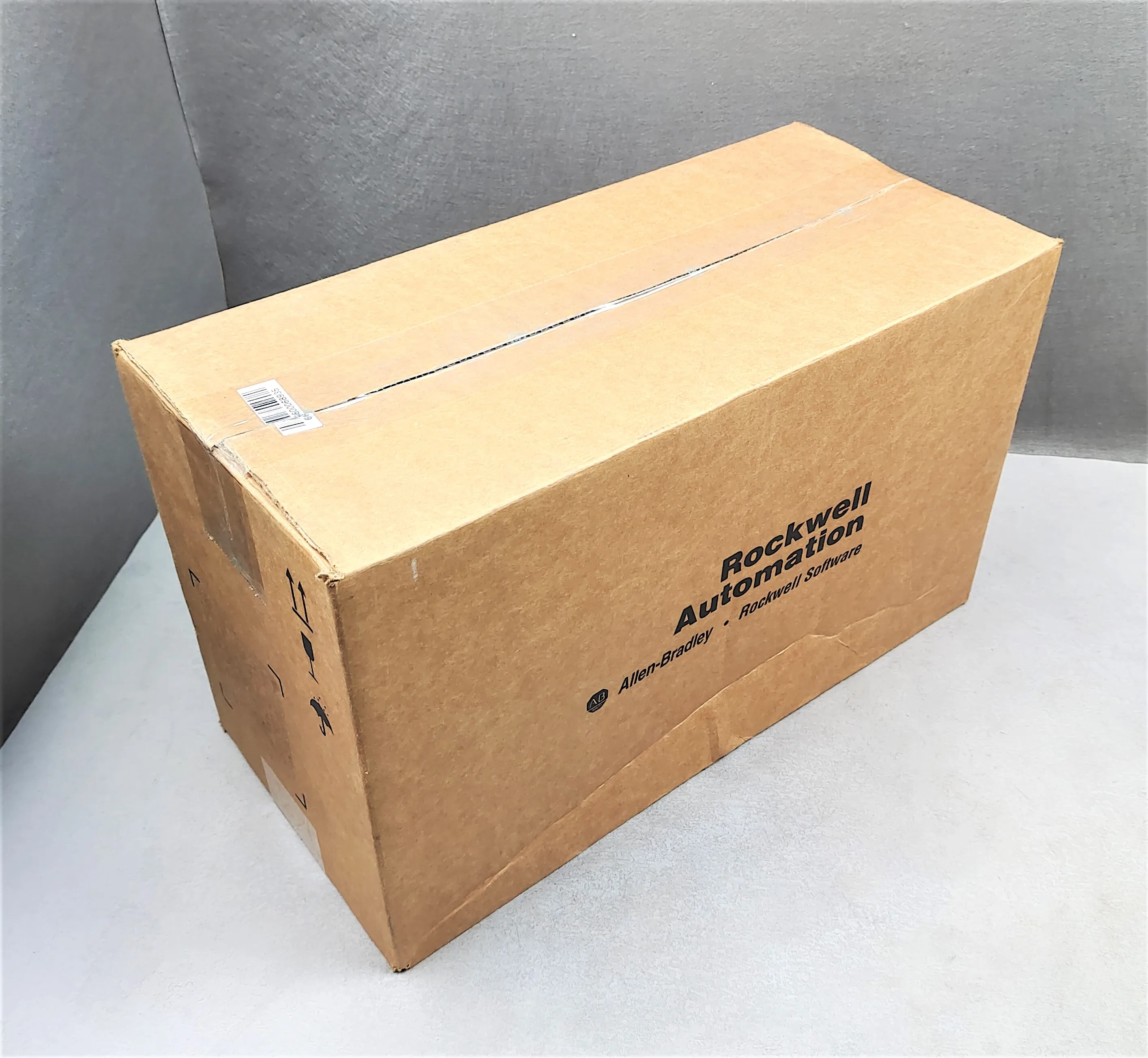 

Новый сервопривод 2098-DSD-010X 2098DSD010X Ultra 3000 1 кВт