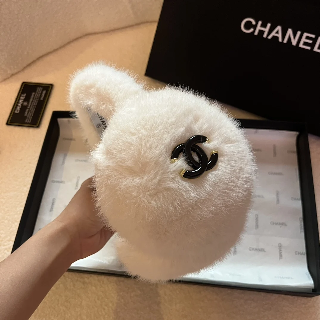 Зимняя Толстая Накладка На В Стиле Chanel Copy 1:1 Пушистые Флисовые Защита Ушей Теплые