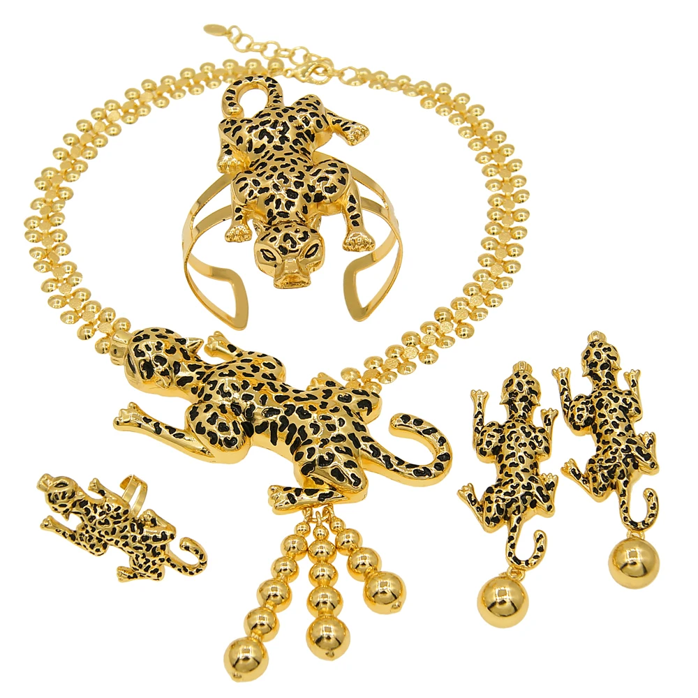 Fashion Trend Woman Necklace Jewelry Set Italian Gold Plated Leopard Body Pendant Big Bracelet Earring Ring Personality Design