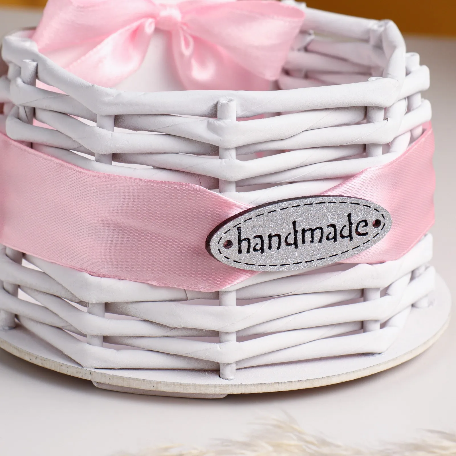 Корзинка плетёная из лозы &quotКотик&quot с бантом 12 5х9х16 5 см МДФ Белый-розовый