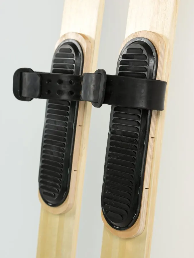 амортизаторы для лыжников. крепления лыжные «маяк» полужесткие. полимерное крепление. полимерное крепление. полимерные крепления для лыж маяк 1.