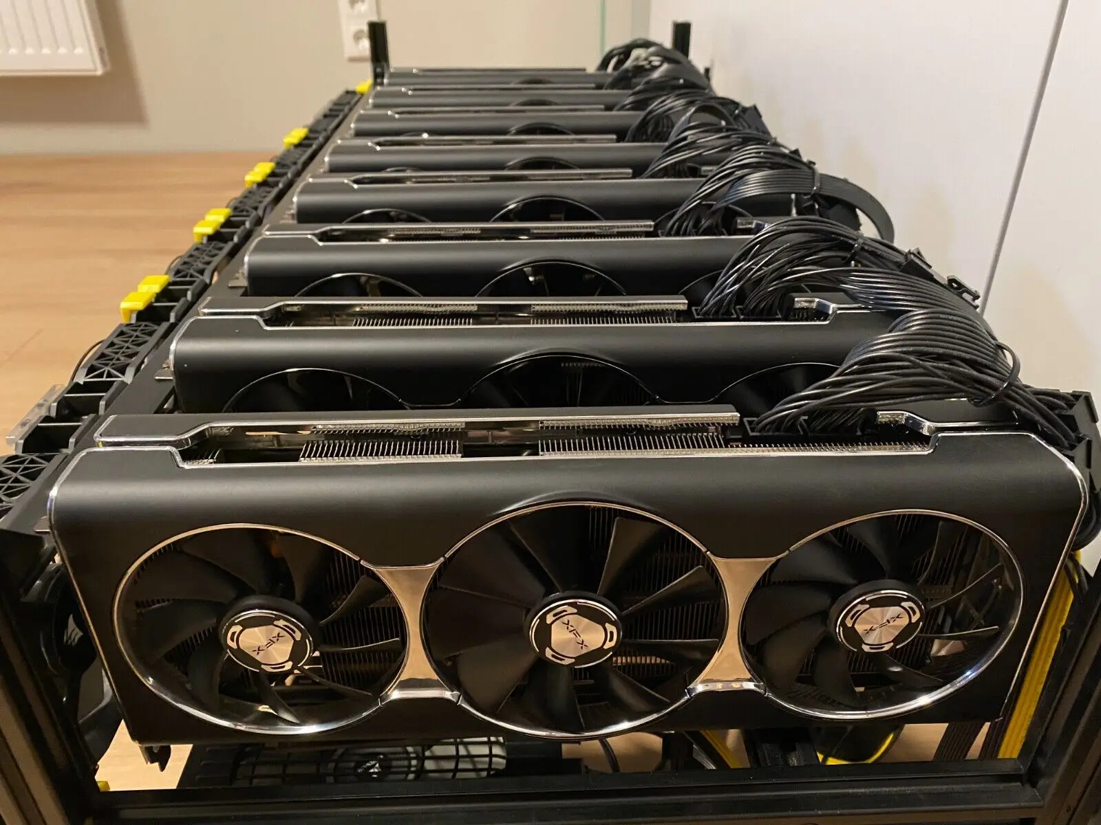 

Оборудование для майнинга ETH 450 + MH/s ETH XFX Radeon RX 5700 XT Thicc III/Hive OS