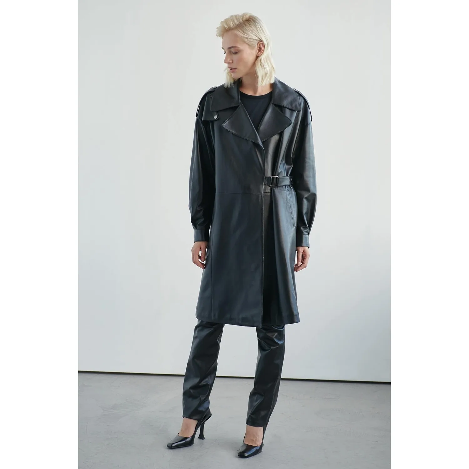 Рисунок 2 - Noella Длинное кожаное пальто Жюля