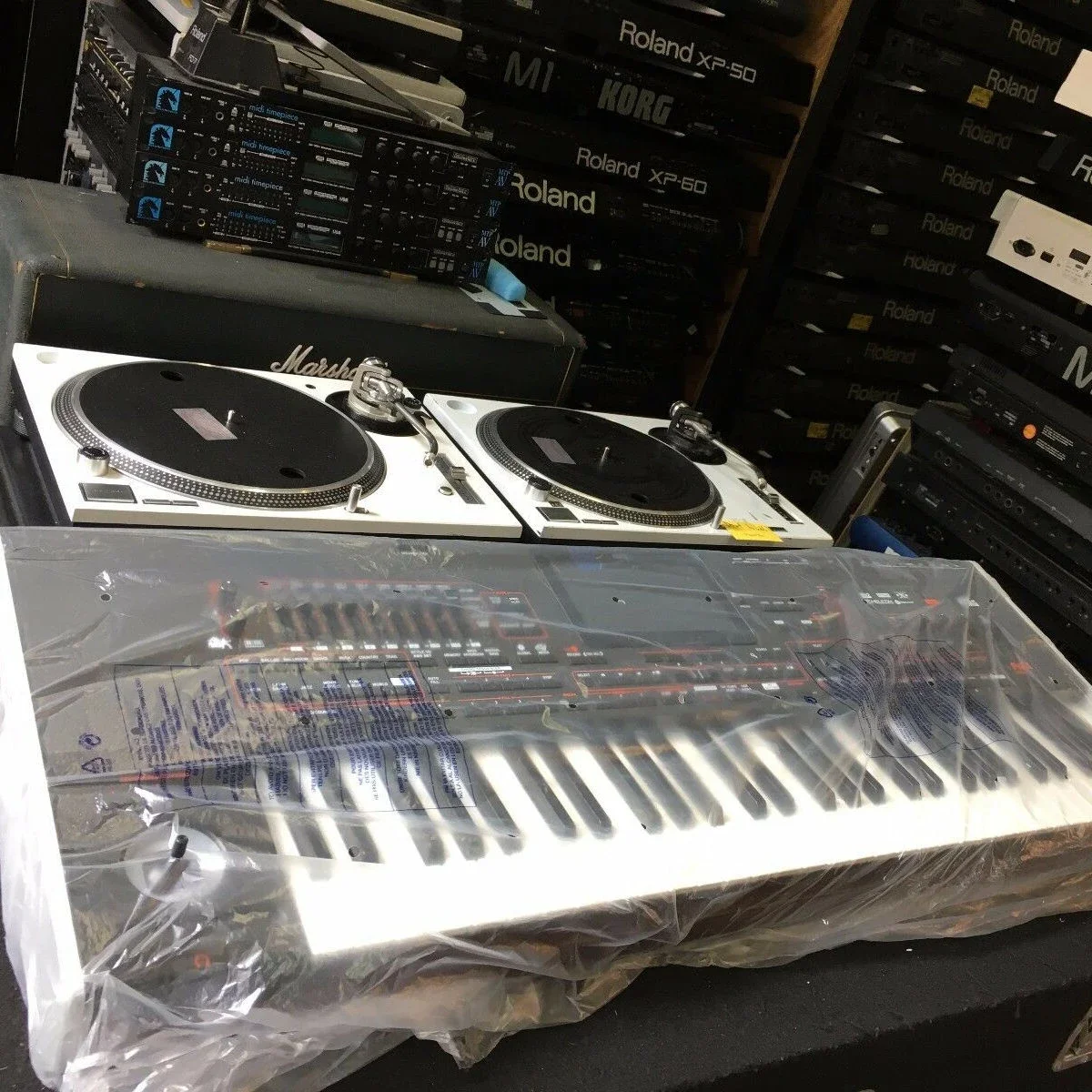 

1000%%% BEST original Korg PA4X 61 Key keyboard PA4X61 Workstation Arranger AY