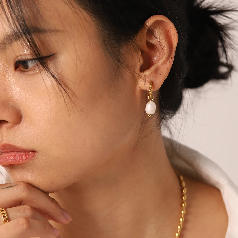 Серьги-кольца из нержавеющей стали с пресноводным жемчугом