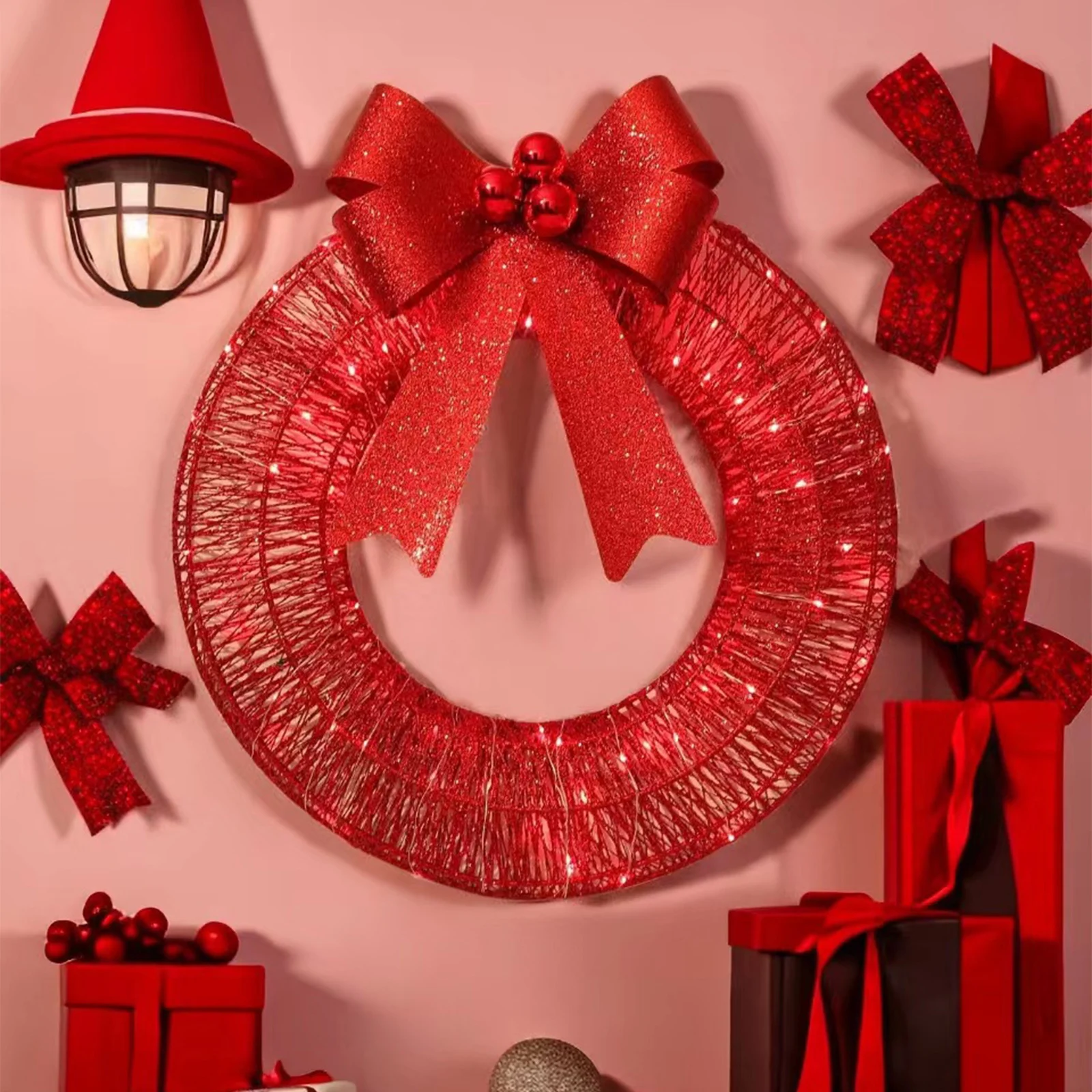 30-сантиметровый золотой венок со сверкающими светодиодными рождественскими