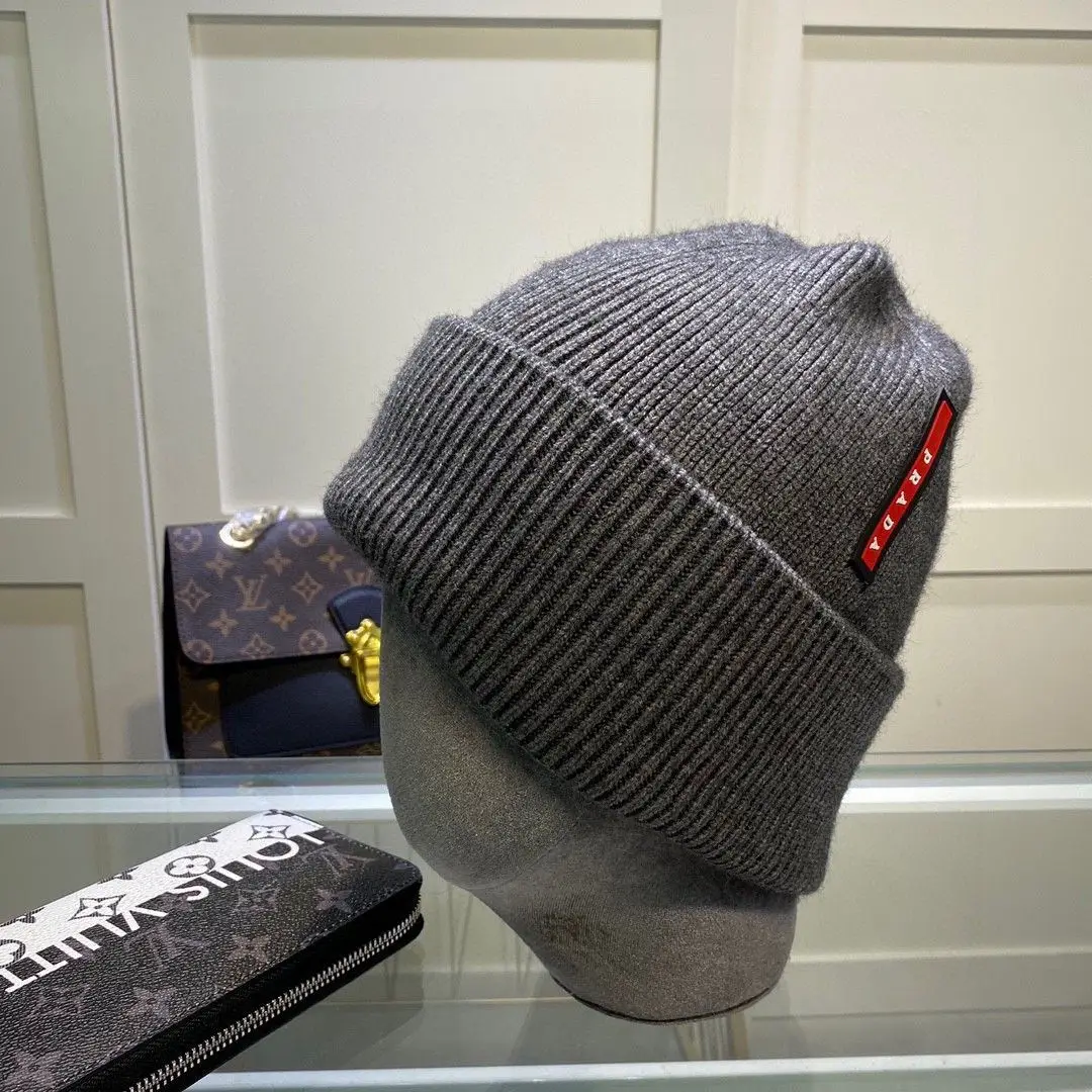 Новинка 2024 Года КлассичесКая Вязаная Шапка С Логотипом Prada1:1 Реплика В 1:1