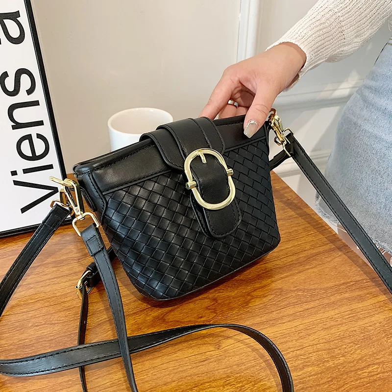 

Women's Bag 2022 New Fashion Woven Bucket Bag Ladies Shoulder Messenger Bag Small Crossbody Bag