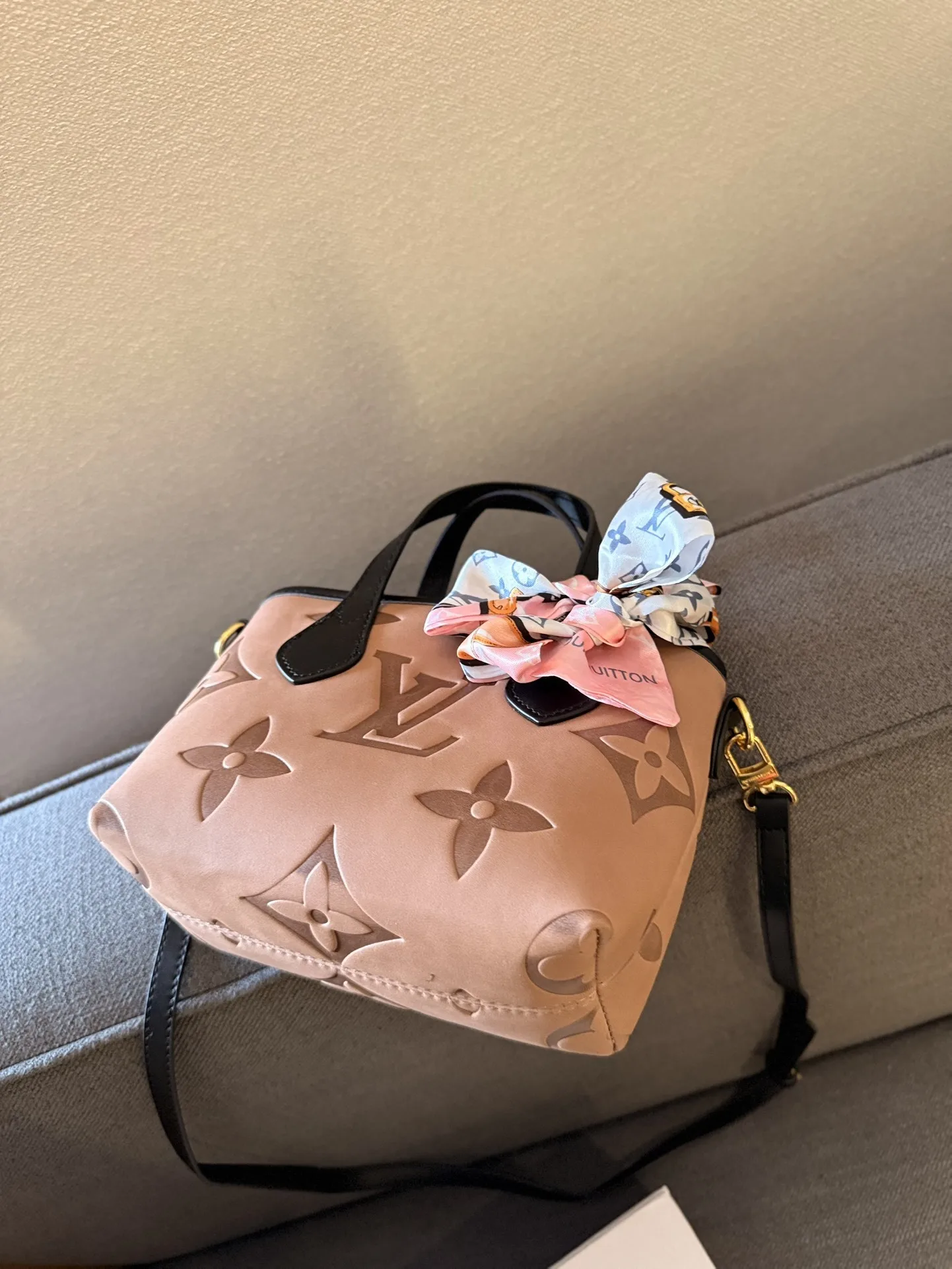 точная копия 1:1 Louis Vuitton Подавление Корзины Из Цветной Капусты Среднего Возраста