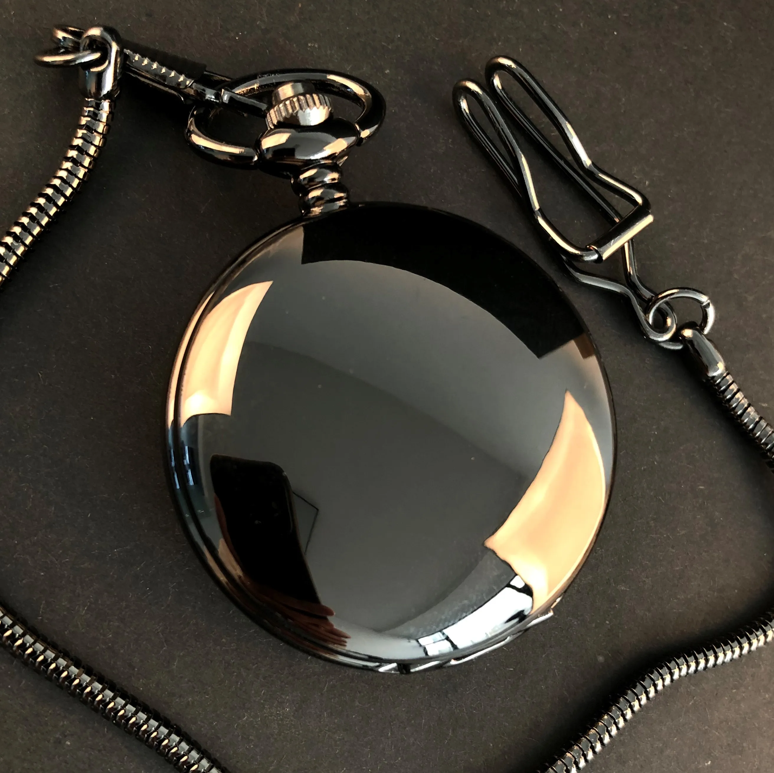 All Black Vintage Charm Pocket Watch Personalised Roman Numerals Case Mechanical Pockets Watches with Chain Gifts