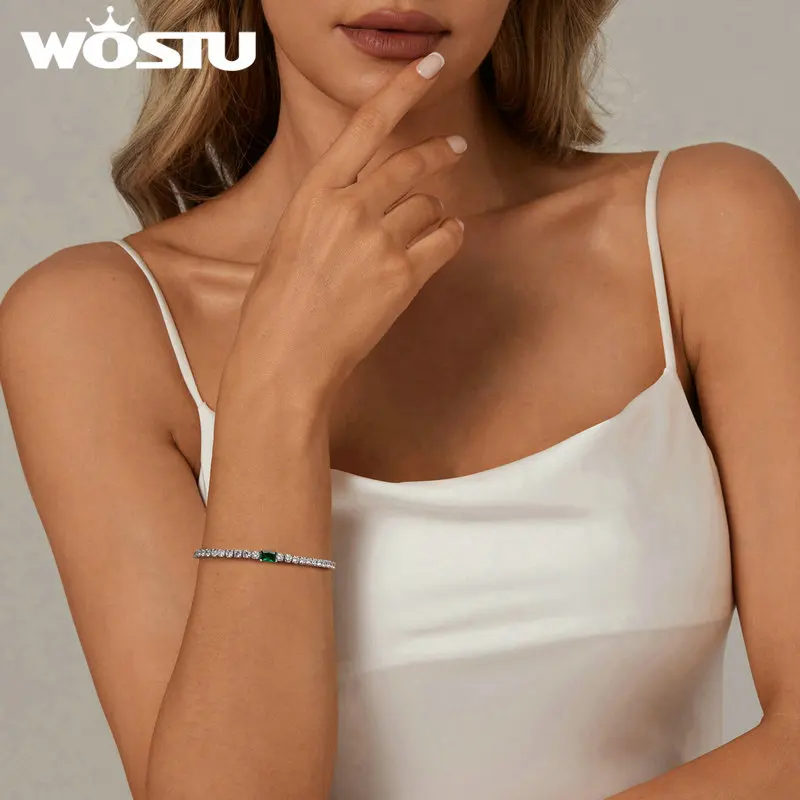 Женский браслет из серебра 925 пробы с изумрудом