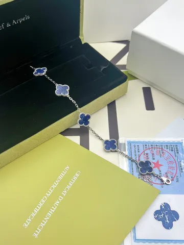 Серебряные ювелирные изделия Van Cleef & Arpels