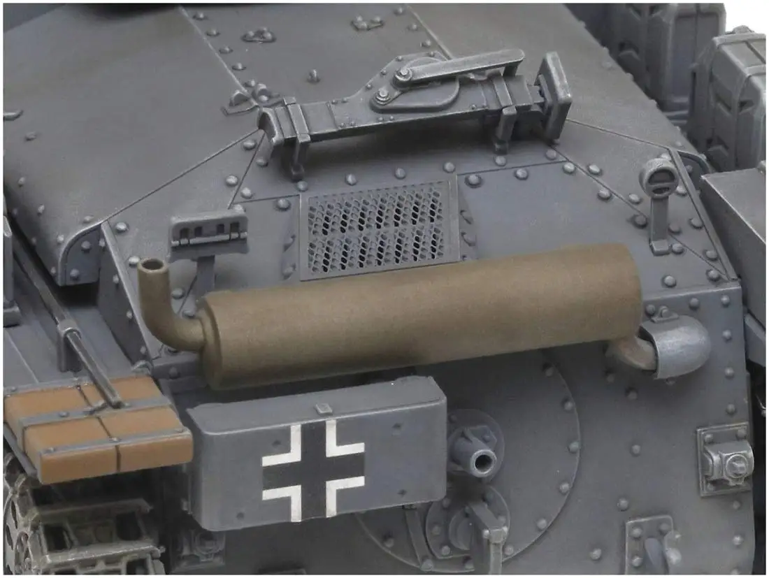 Tamiya 135 Военная миниатюрная серия №369 Немецкий армейский легкий танк 38 (t) EF Type