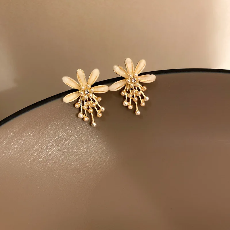 Новые корейские милые серьги-гвоздики с цветами и кристаллами для женщин