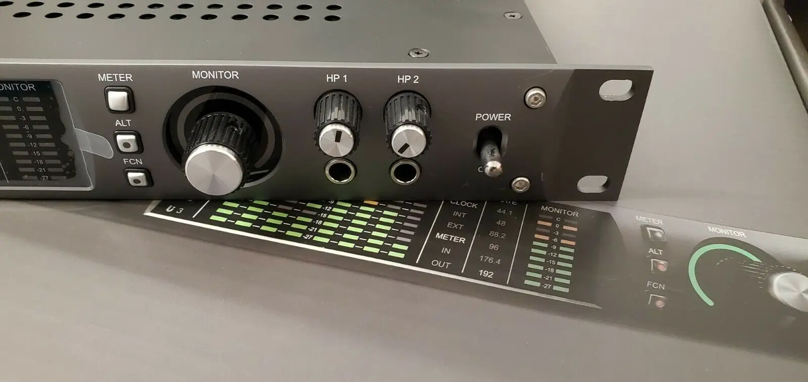 

Универсальный аудио/Apollo X8P интерфейс Thunderbolt 3