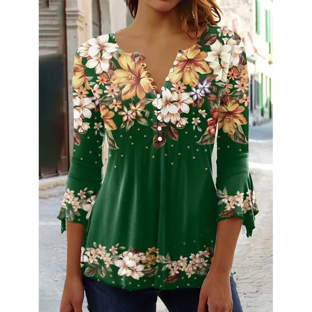 Женская футболка с V-образным вырезом и пуговицами