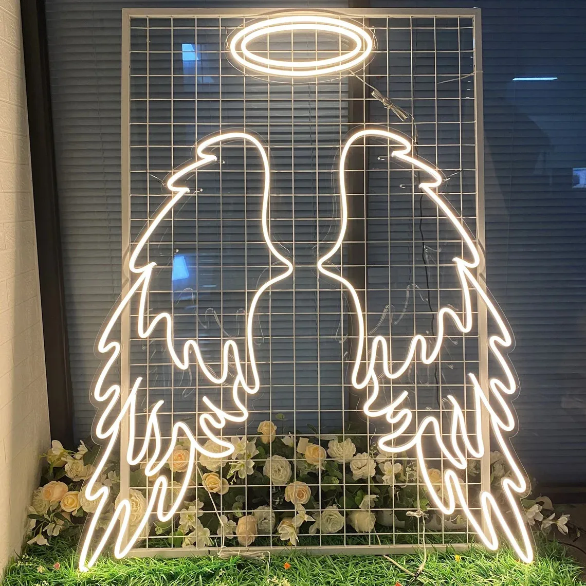 Неоновая вывеска с ангельскими крыльями и ореолом неоновая Свадебный декор на