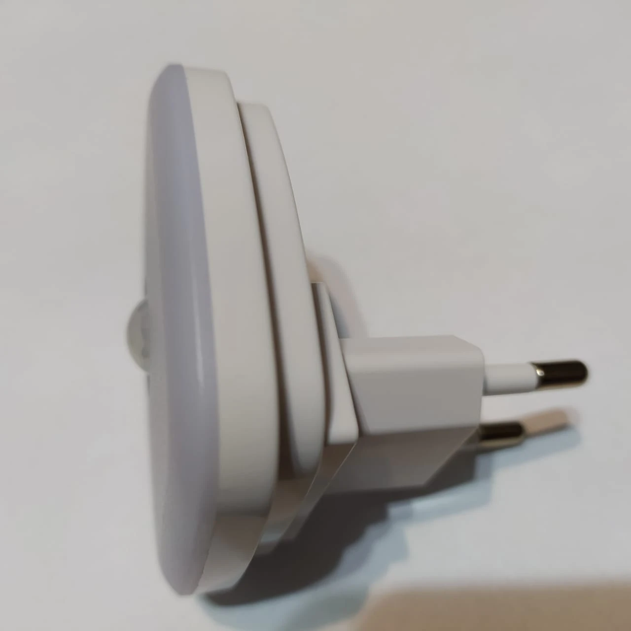 Ночник brennenstuhl ol 02e. Ночник светодиодный brennenstuhl 1173280 с датчиком движения. Technolight ночник светодиодный с датчиком движения белый. Ночник в розетку с датчиком движения. Ночник night light pl926pir.