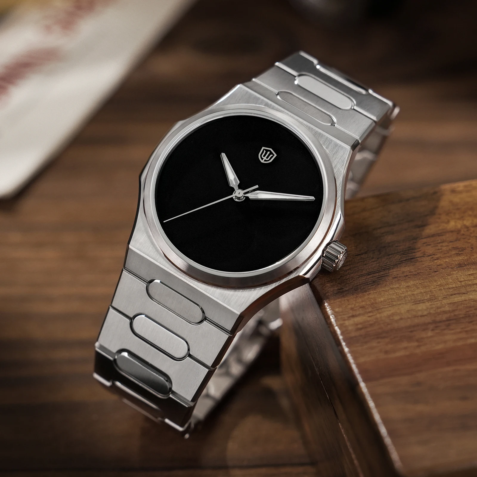 Фото Часы Watchdives WD0016 Super Black для мужчин, ультралегкий циферблат с высокой светопоглощающей способностью, кварцевый механизм VH31/VH60 с бесшумным секундным ходом, сапфировое стекло №3