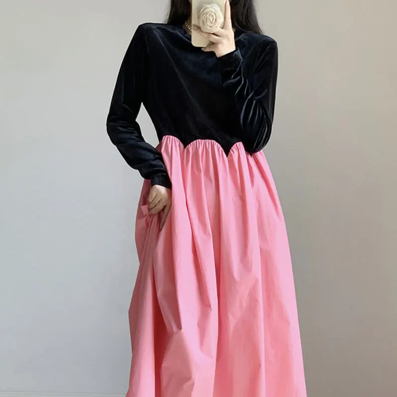 

Clothland Women Velour Patchwork Dress High Waist Long Sleeve O Neck High Waist One Piece Retro Velvet Midi Dresses Mujer QB379