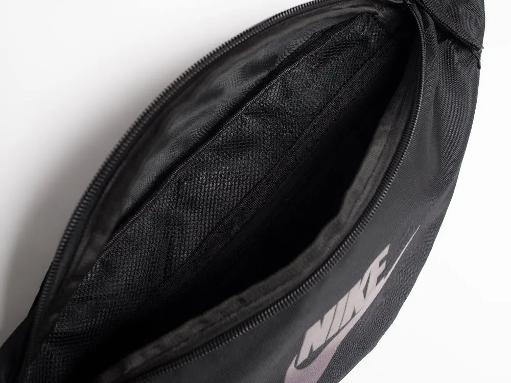 Рисунок 3 - Поясная сумка Nike