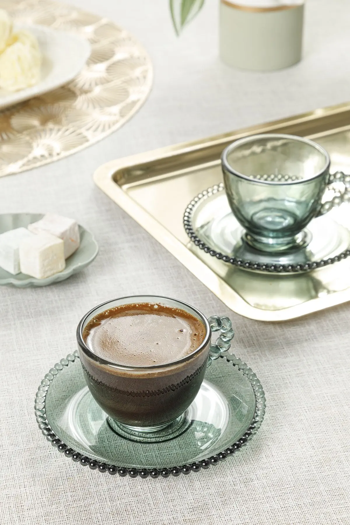 

Balloon Glass Set of 2 Coffee Cups 90 ml Green.Figure: Balloon Color:Green Size: 90 ml Collection/Theme: Timeless Glass Fabric