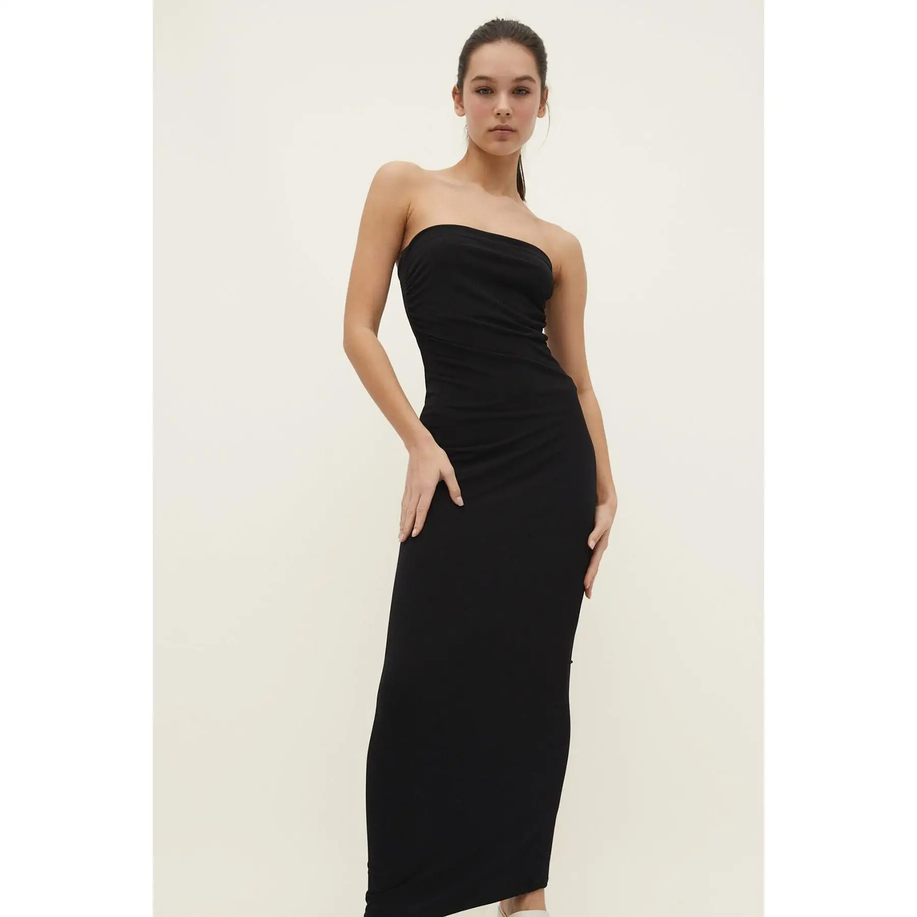 Вечернее платье с квадратным вырезом. Платье карандаш черное с длинным рукавом. Шеин платья миди с рукавом. Платье с прямоугольным вырезом. Длинные платья карандаш.