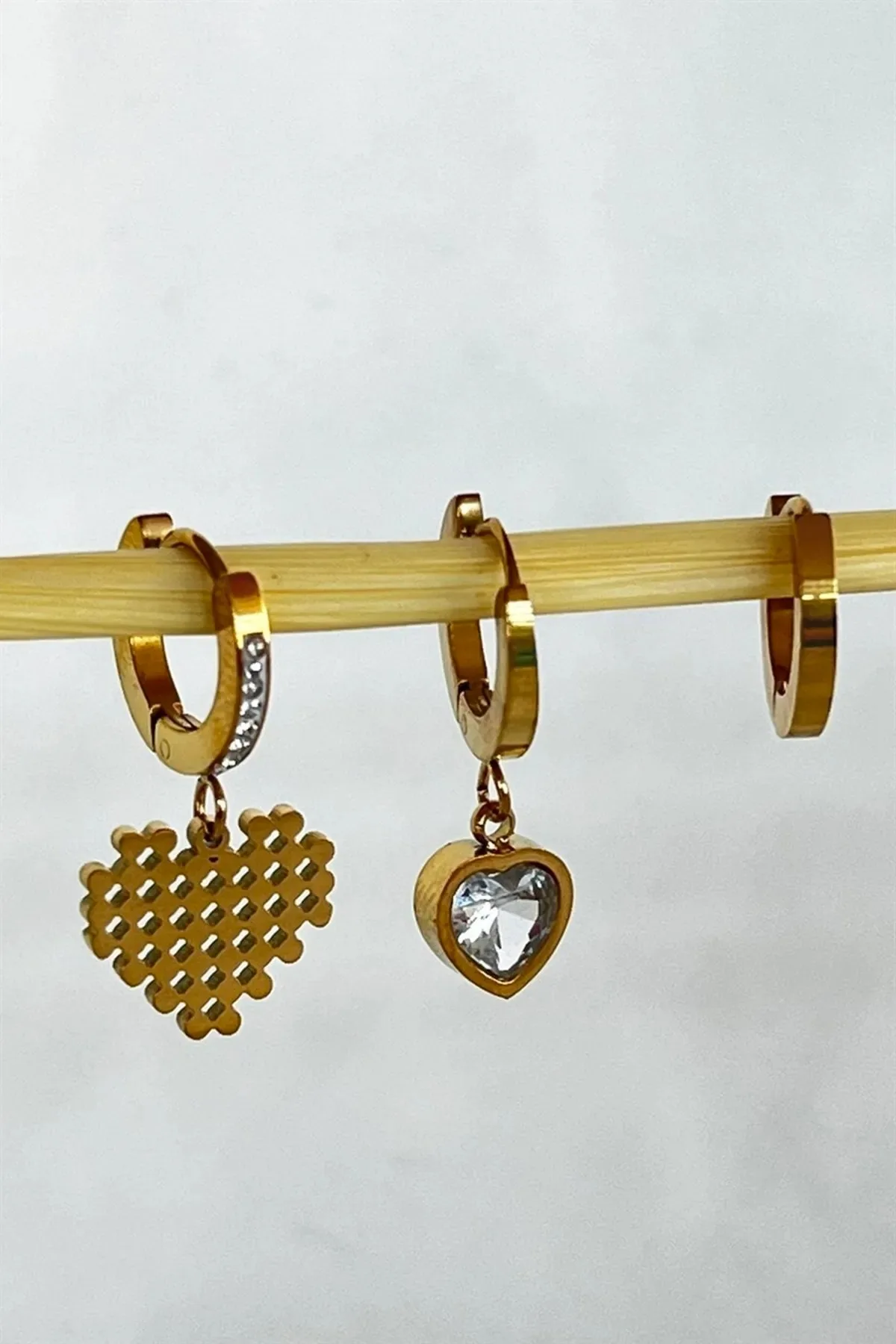 

Набор серег из тройной стали в форме сердца золотого цвета, ювелирные изделия, аксессуары, для женщин, циркон, набор, подвеска, кисточка