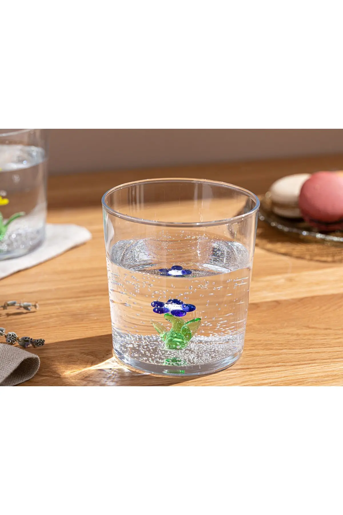 

Flower Glass Cup 350 ml Blue Pattern: Flower Color: Blue Size: 350 ml Collection/Theme: Flowertopia Material: Glass Stylish