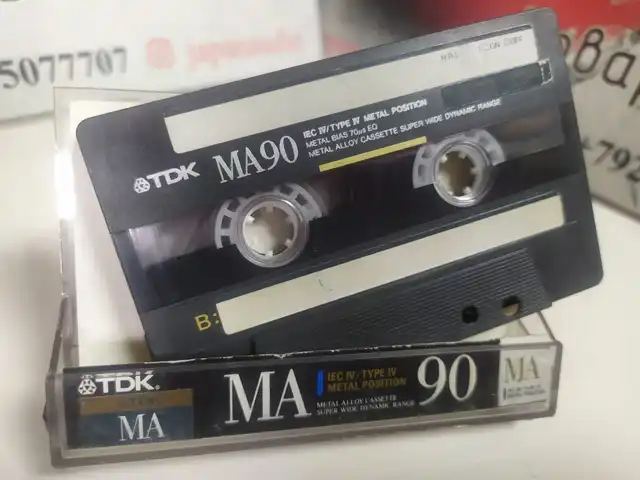 Tdk if 90. кассеты тип 4 металл. кассеты 4 типа. кассета внутри магнитофона. Mg10x2s peco facet.