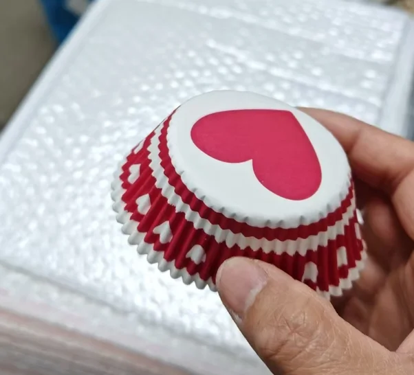 Бумажные формочки для кексов  Pink Red Heart 100 шт