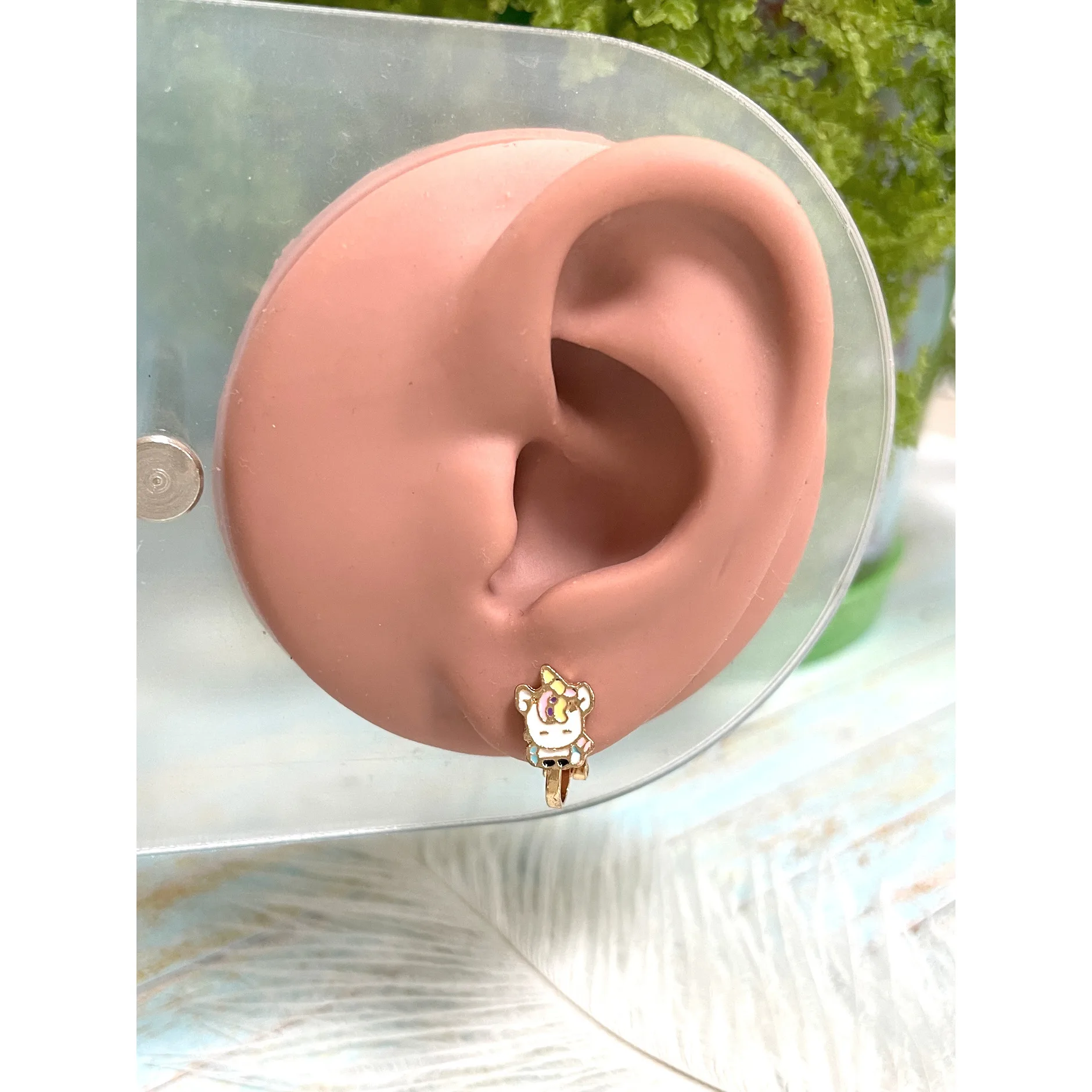 Детские мини-клипсы для непроколотых ушек с единорогом