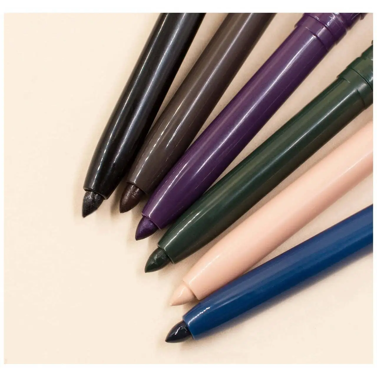 303. Belor design карандаш для губ механический automatic soft lippencil. Relouis карандаш механический для глаз artistic color kajal contour 02 indigo blue. карандаш для губ lipliner fenty beauty 110. ручка роллер красный deli 0.