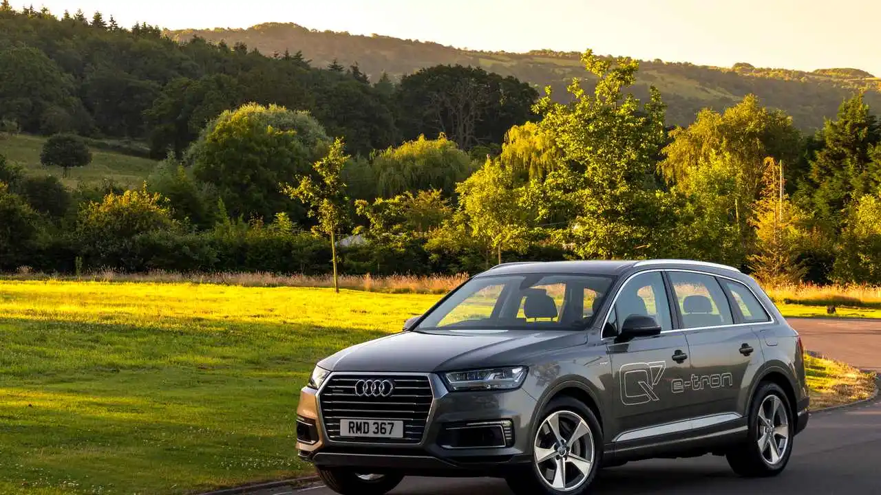 Audi q5 фары в темноте