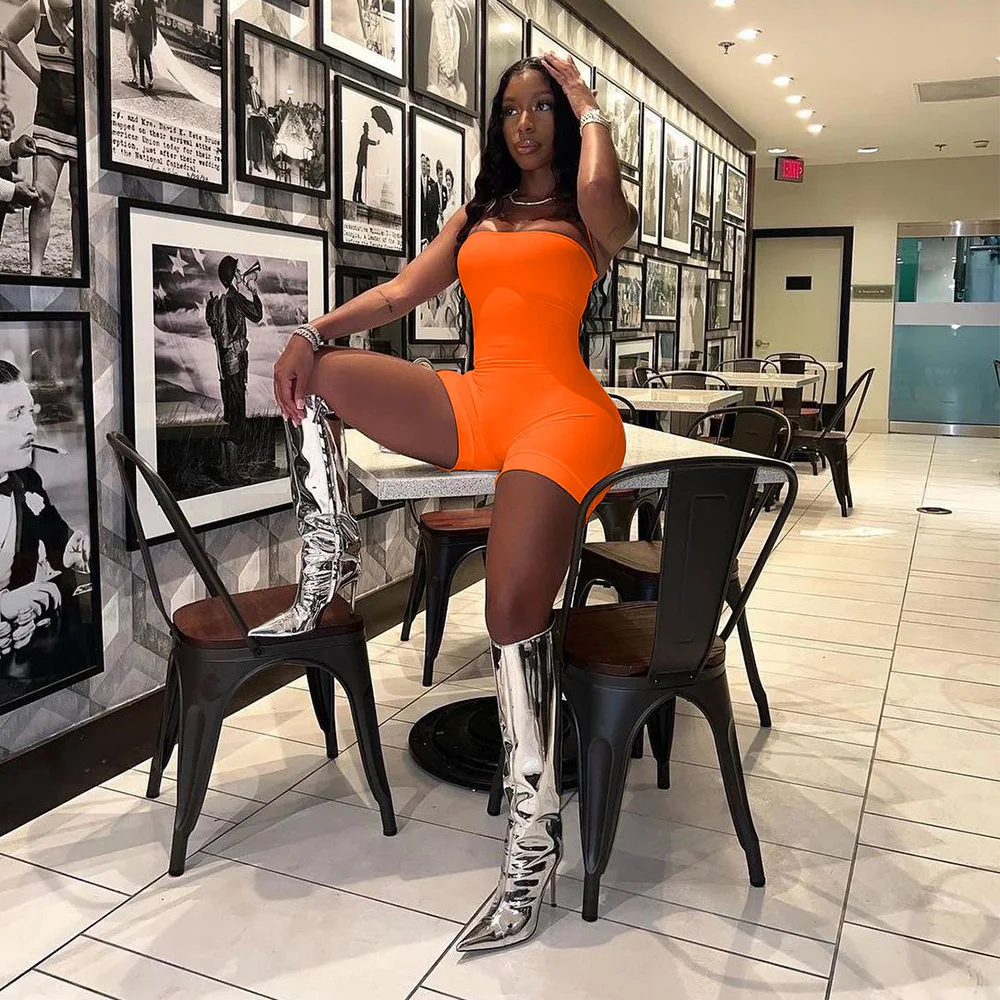 

Женский короткий комбинезон без бретелек, с открытой спиной и без рукавов