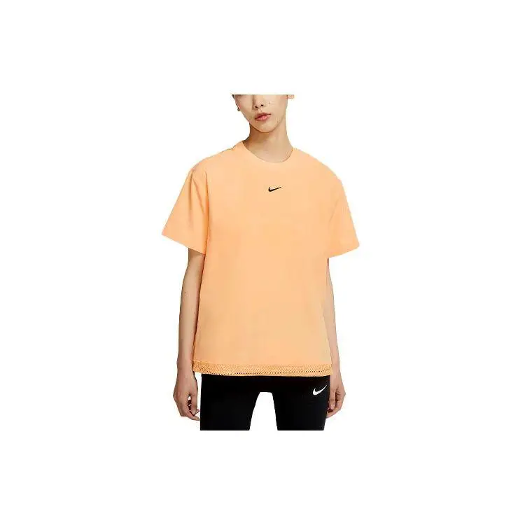 Женская футболка с круглым вырезом и коротким рукавом логотипом Nike Sportswear Tech Pack