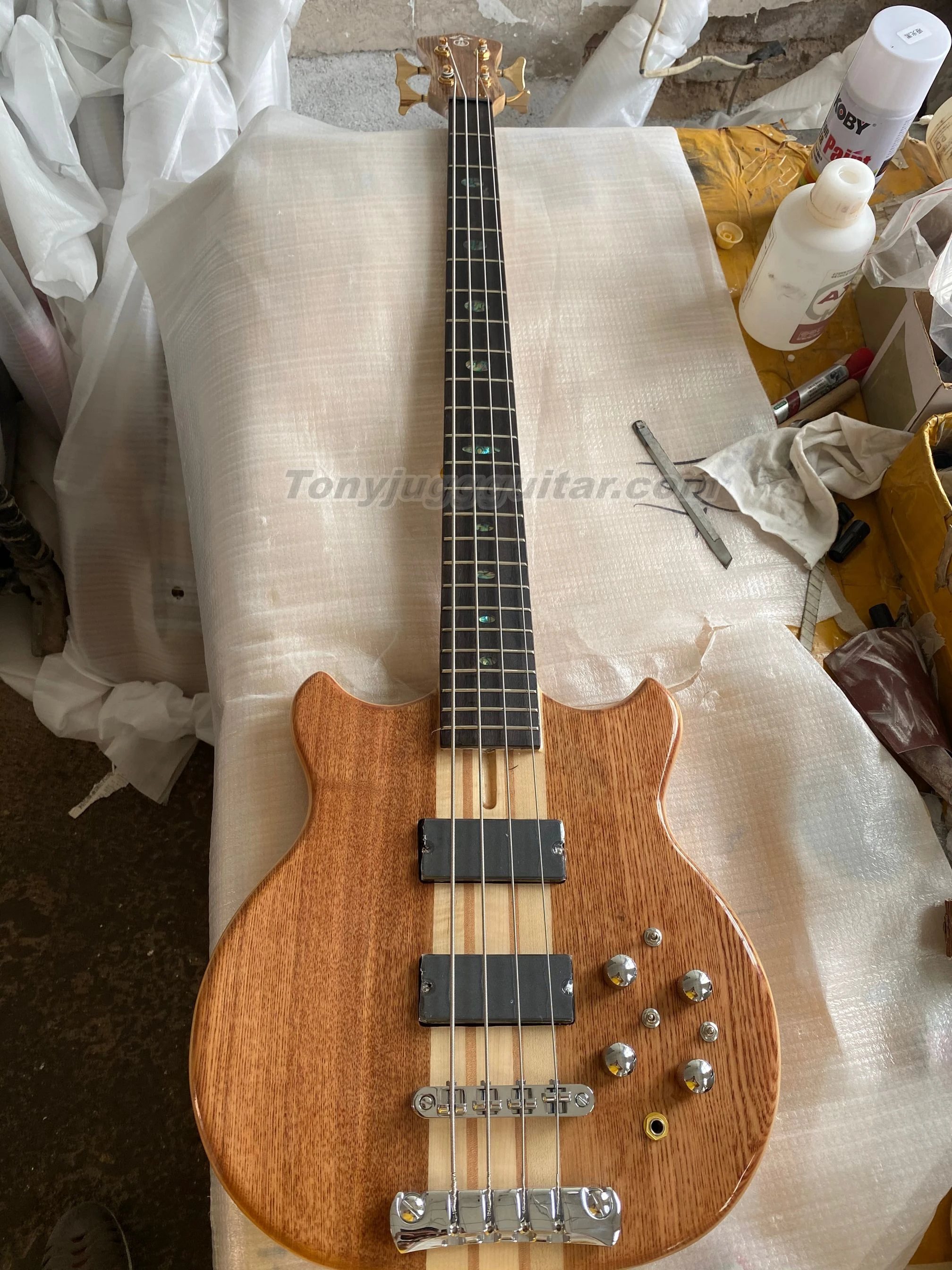 

Custom Alembic Stanley Clake Brown Ash 4 Strings Electric Bass Guitar Neck Through Body,5 pliesNeck,Gold Hardware, Abalone Inlay