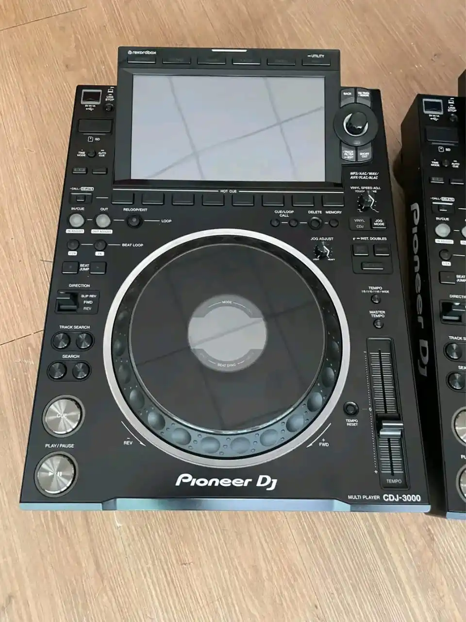 Лучшее предложение на новый профессиональный мультиплеер Pioneer DJ CDJ 3000.