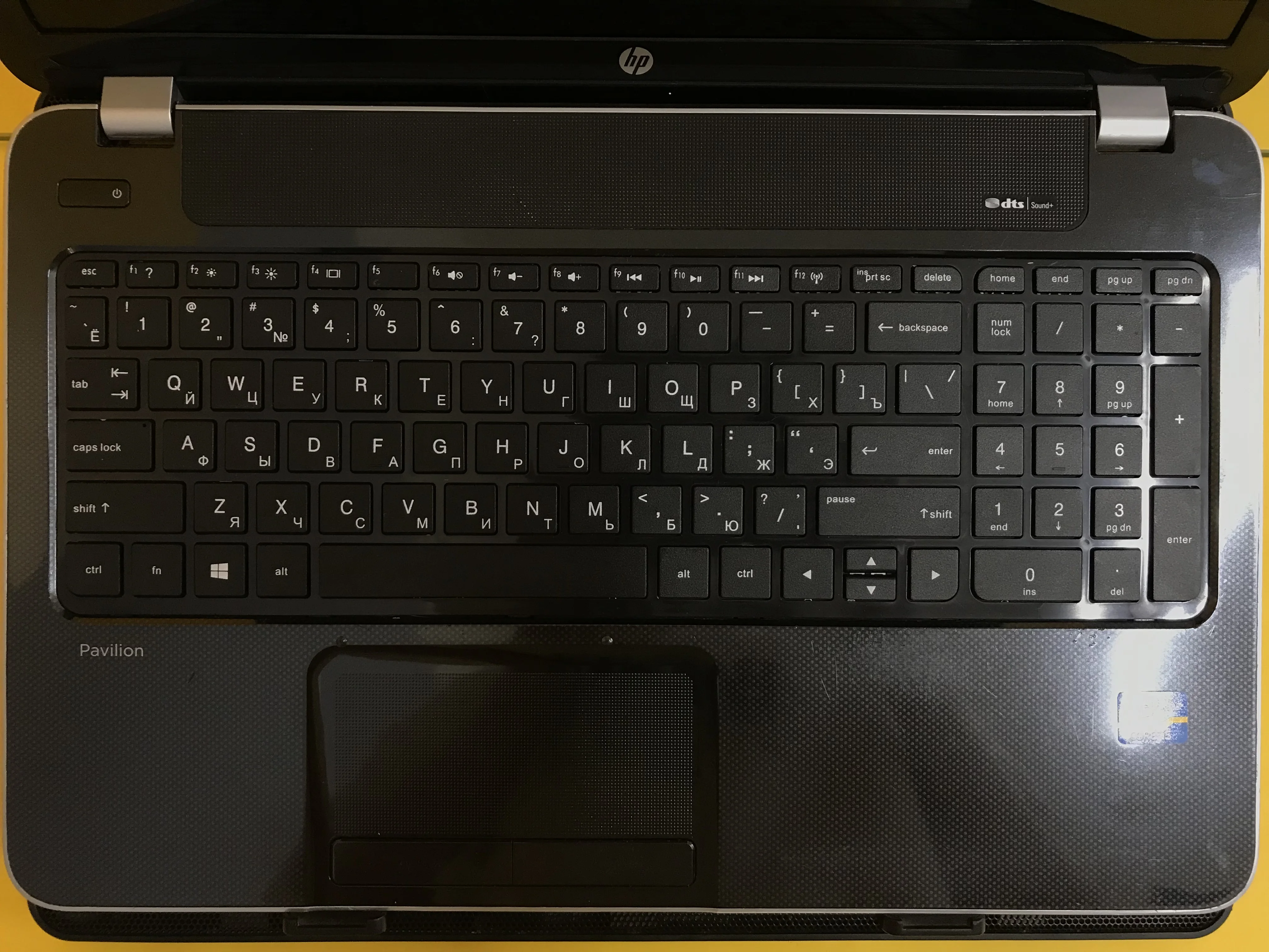 Laptop Ноутбук Б/У HP 15.6&quot 1366x768 Intel Core i5-3230M 3.20GHz AMD Radeon HD 8600M 4Gb HDD 250Gb |