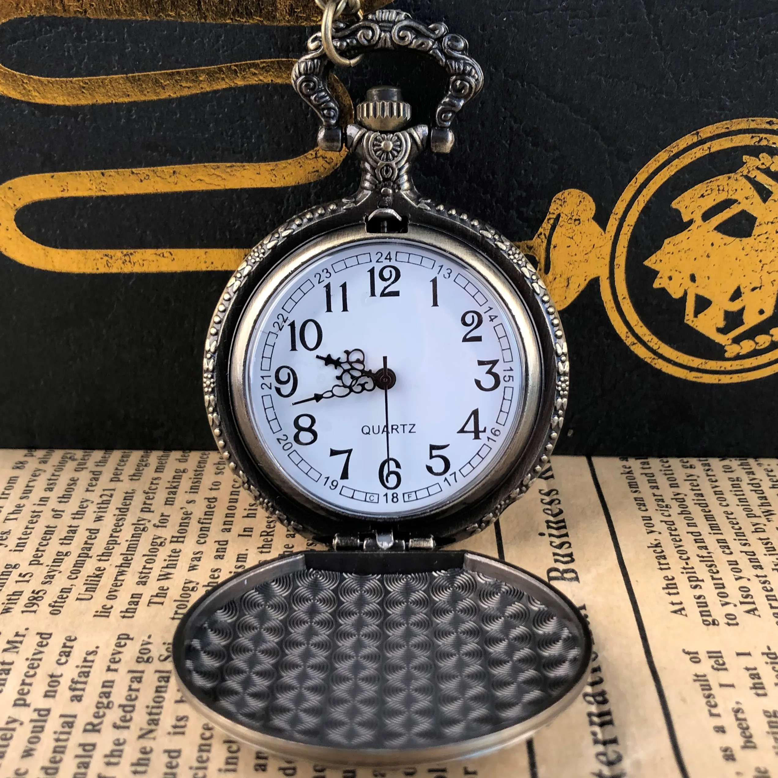 Рисунок 2 - Бронзовые ретро кварцевые карманные