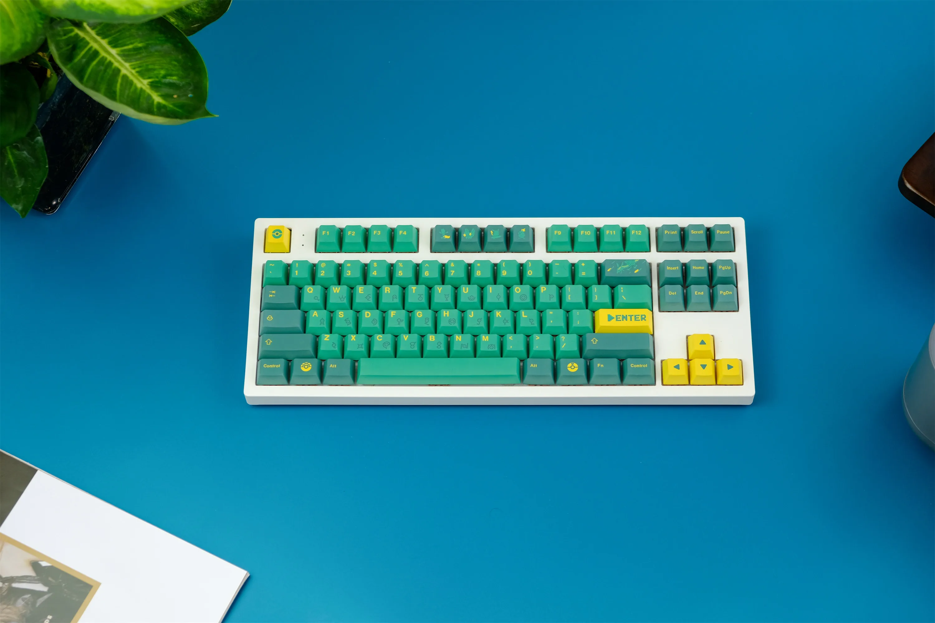 

GMK Pokémon Emerald Keycap, 134 Keys PBT Keycaps Cherry Profile DYE-SUB Personalized GMK Keycaps For Mechanical Keyboard