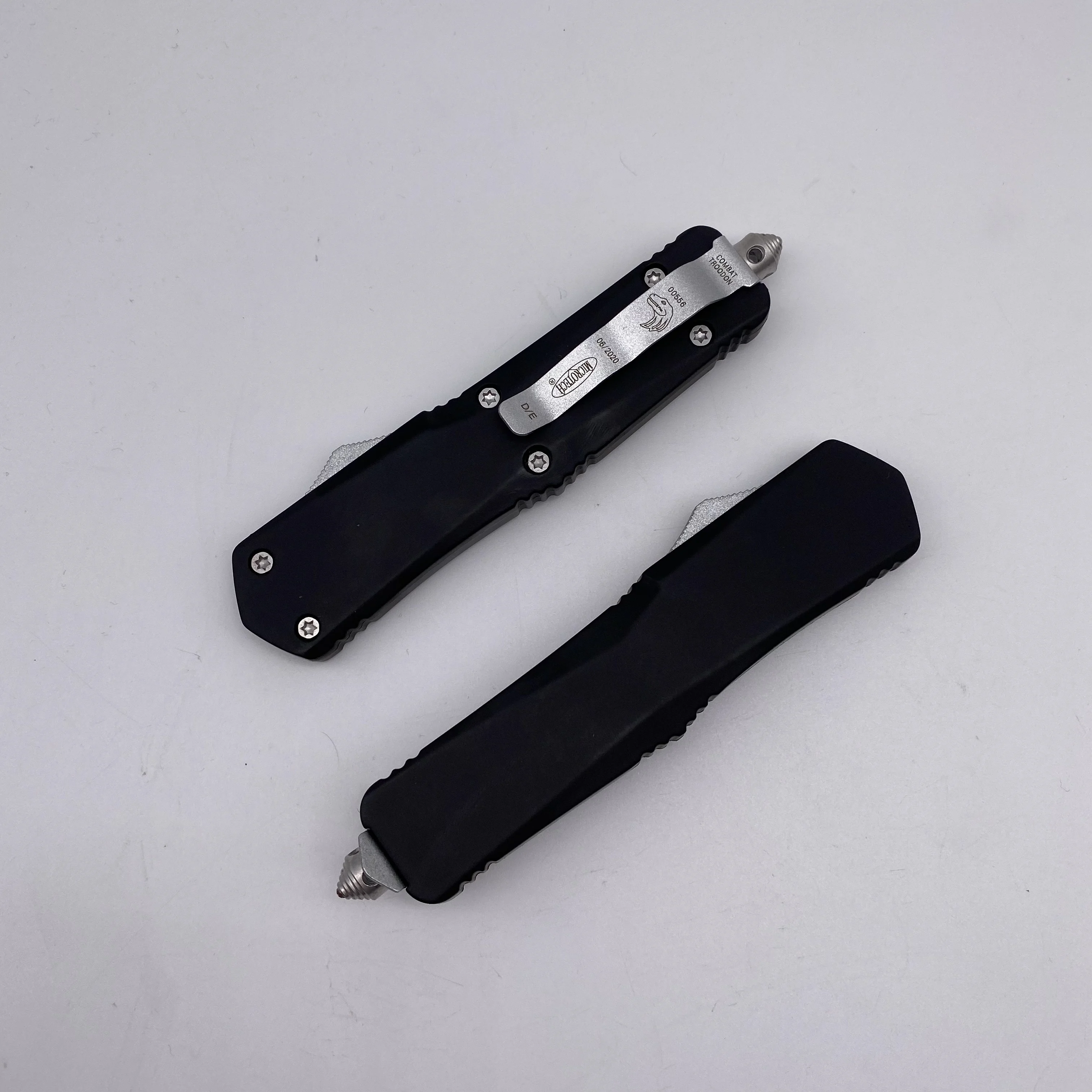 Автоматический складной карманный нож MicroTech Frontal Knife.