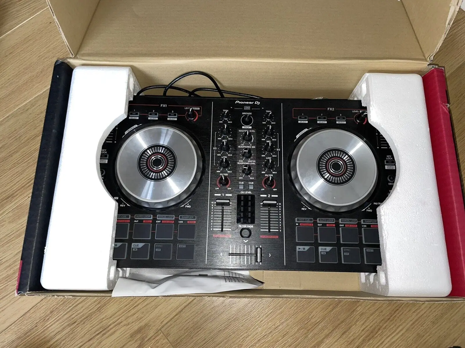 

Совершенно новый Pioneer ddj-sb2 DJ контроллер