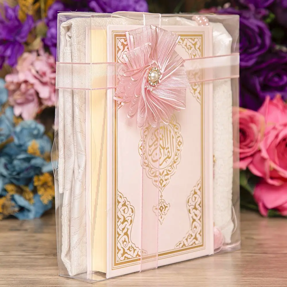 Дар Священного Корана, жемчужные четки, молитвенный коврик, ацетатная шкатулка (25X18 см), упаковка «Мевлид» — нежно-розовый Дар Священного Корана, жемчужные четки, молитвенный коврик, ацетатная шкатулка (25X18 см), упаковка «Мевлид» — нежно-розовый