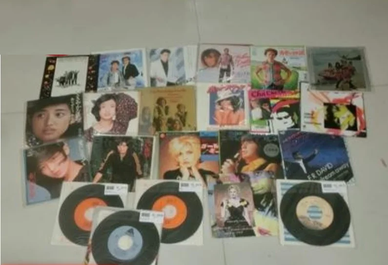 Old Used 7 inch 17.8cm Old Vinyl Records LP Disc Oldies Classic Pop Music Songs Random 3 Pieces
