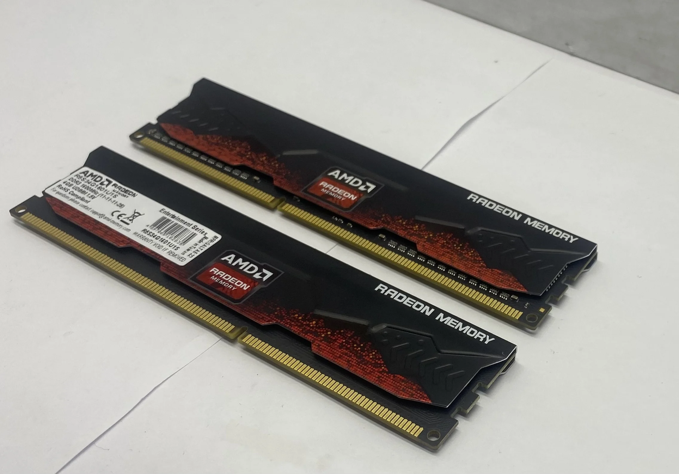 Оперативная память amd radeon r3 value series [r322g805u2s-ug] 2 гб. Оперативная память amd ddr3 4gb. Оперативная память amd radeon r7 performance series. Оперативная память amd radeon r5 entertainment series [r538g1601u2s-u] 8 гб. Amd r534g1601s1s-ugo.