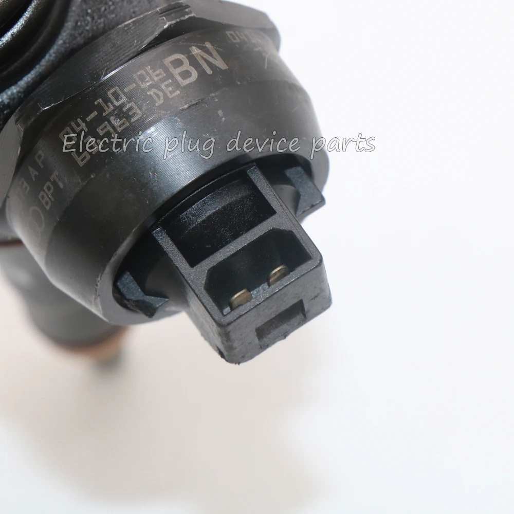 Топливный инжектор OE # 038130073AP для VW Caddy III 2 0 d 038130079HX 0414720221 0414720271 0986441512 0986441562