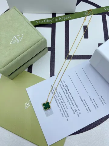 Ювелирные изделия Van Cleef & Arpels ,Хорошо сделанные, идеальные детали, полностью отображают ваше очарование.